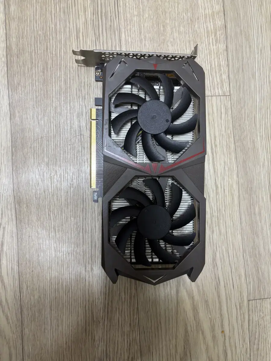 컬러풀 GTX1050ti sl 4g 그래픽카드 팝니다.